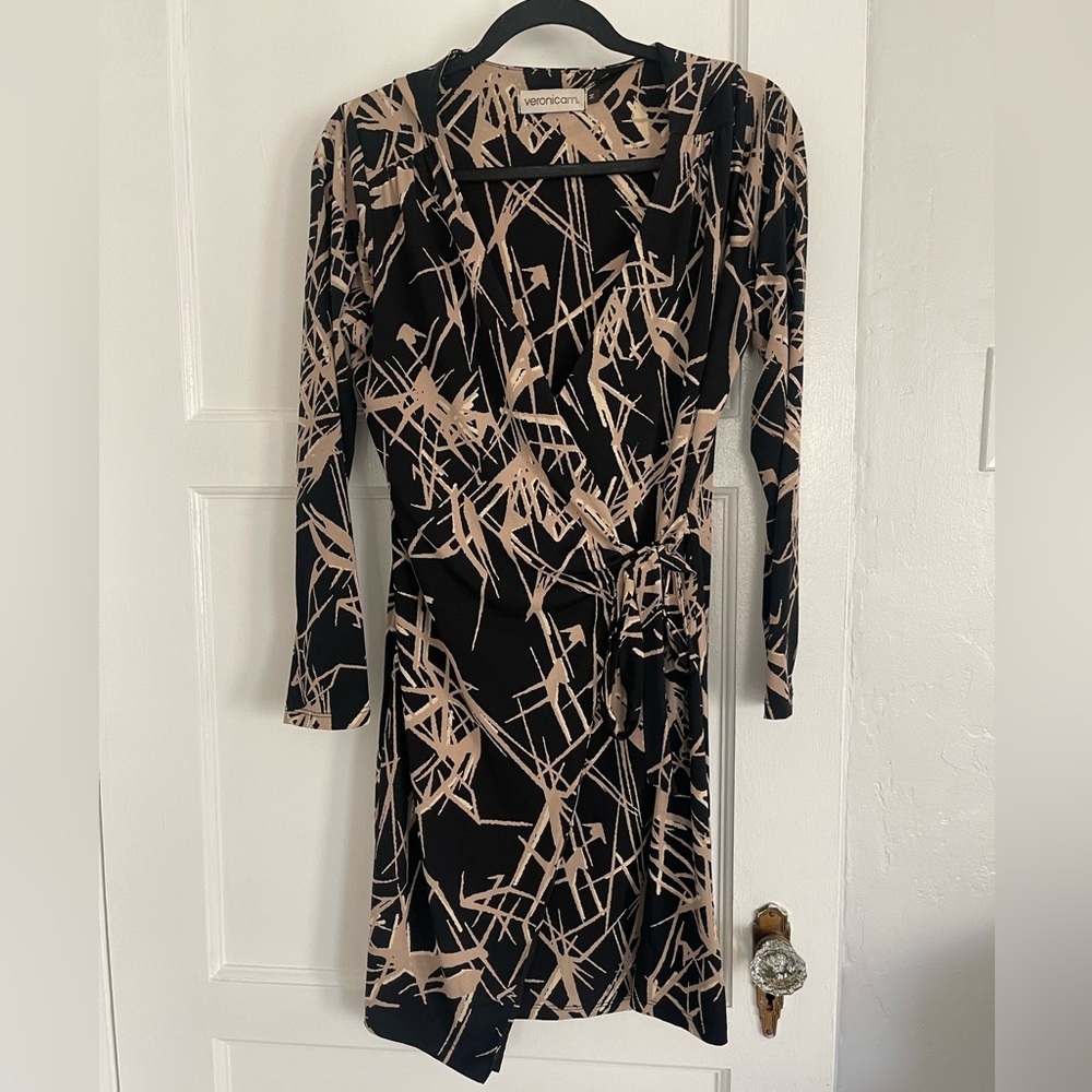 Veronica M. Printed wrap dress size medium
